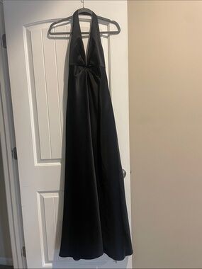 Laundry By Shelli Segal Black Halter Satin Evening Gown